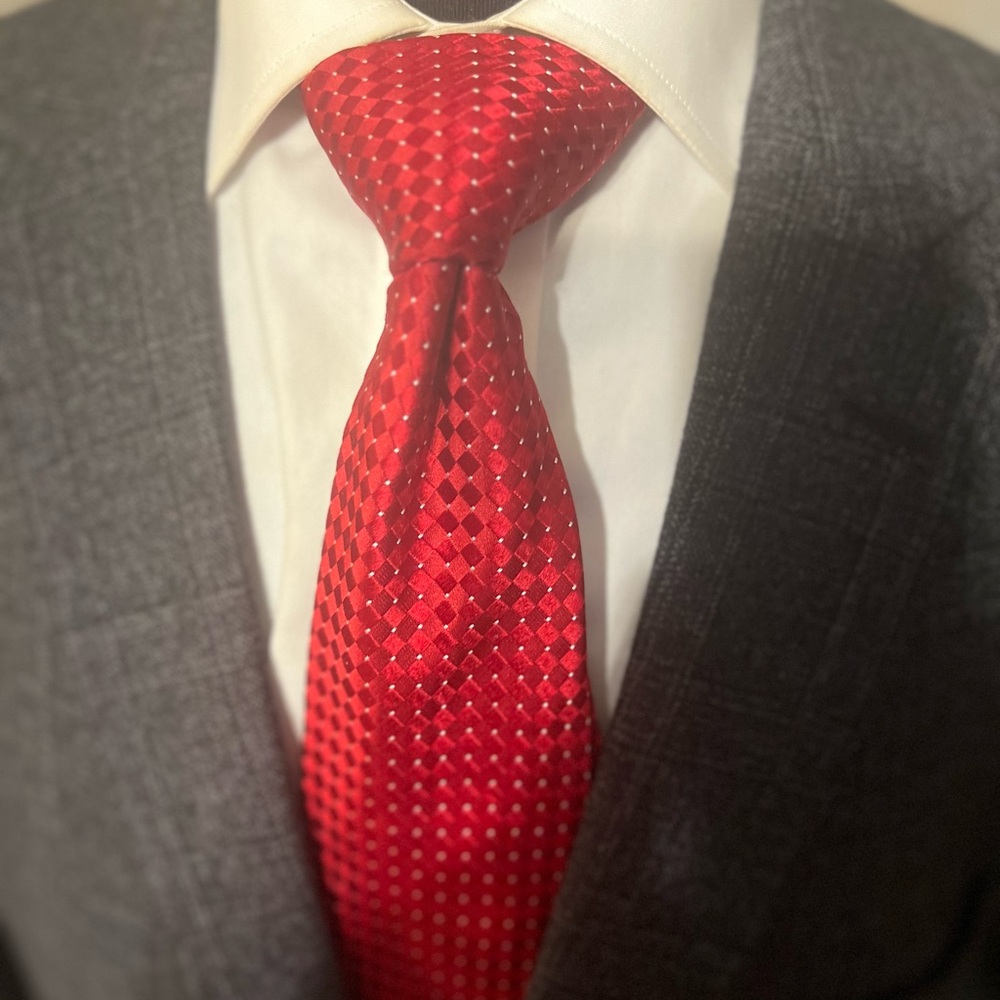 Donald Trump Collection Elegant Red Geometric Pattern Tie